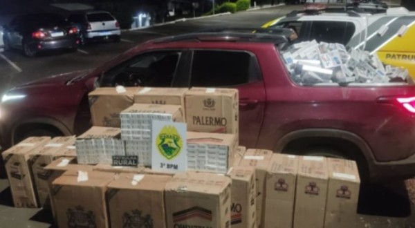 PM apreende camionete carregada de cigarros contrabandeados