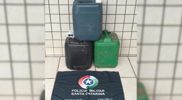 PM flagra caminhão transportando gasolina da Argentina