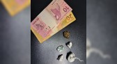 Após denúncia, Polícia Militar prende dois homens de posse de cocaína e maconha