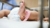 Bebê de um ano é internado após comer bucha de cocaína no PR