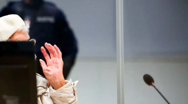 Mulher de 97 anos é condenada por assassinato de mais de dez mil pessoas em campo nazista