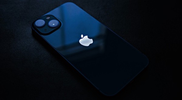 Ministério da Justiça proíbe venda de iPhone sem carregador de bateria
