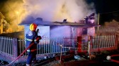 Casa é destruída por incêndio no interior