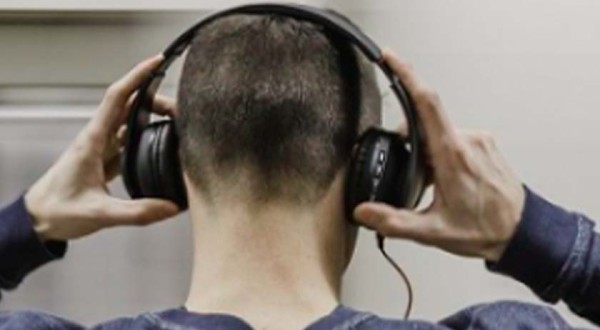 Mais de 1 bilhão de jovens podem ter perda auditiva nos próximos anos