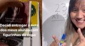 Professora viraliza após devolver provas corrigidas com figurinhas da Copa