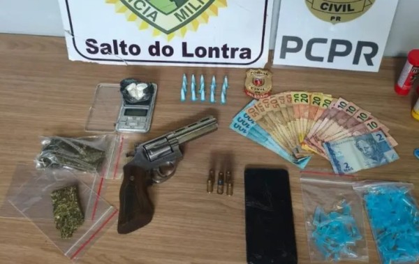 Policial  Cinco pessoas são presas durante operação contra o tráfico de drogas