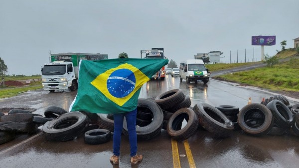 Veja quais os pontos de bloqueios nas rodovias do Oeste de SC