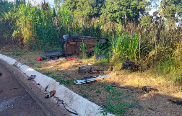 Colisão entre veículos deixa quatro gravemente feridos na BR-282