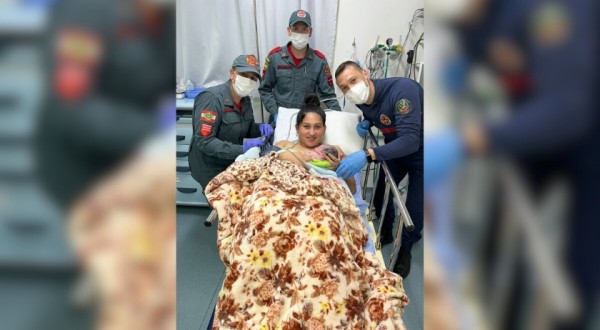 Parto é realizado em casa com auxílio dos bombeiros