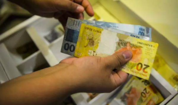 SC tem 77% das famílias endividadas; entenda o Renegocia!, mutirão para limpar nome