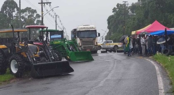 Justiça autoriza uso da força pública para desocupar rodovias em SC