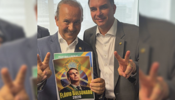 Jorginho Mello deve anunciar pré-candidatos ao Senado por SC com Flávio Bolsonaro em Brasília