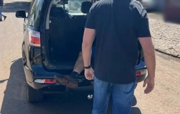 Polícia Civil recupera celular furtado após vítima gritar “pega ladrão” em frente a delegacia