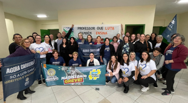 Professores da rede estadual de ensino entram em greve