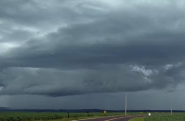 Duas frentes frias provocam chuva e queda acentuada nas temperaturas