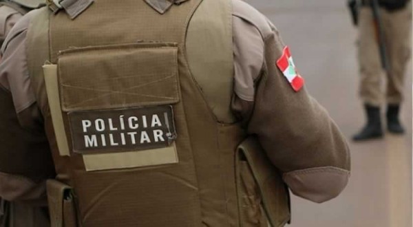 Polícia Militar resgata homem que estava acorrentado e com corda no pescoço