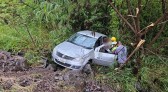 Mulher é socorrida após acidente de trânsito na BR 282
