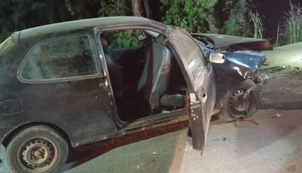 Acidente entre três veículos mata uma pessoa e deixa seis feridos