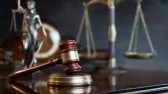 Homem que atirou no rosto da esposa e ameaçou filho o dela é condenado a 9 anos de prisão em SC