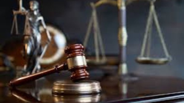 Homem que atirou no rosto da esposa e ameaçou filho o dela é condenado a 9 anos de prisão em SC