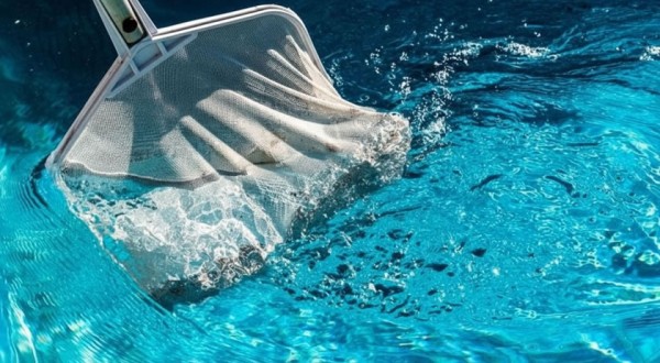 Mulher morre e 5 são internados após uso de piscina em academia de SP