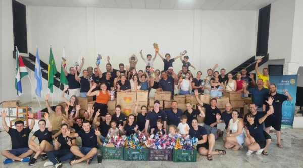 Rotary de Barracão mobiliza voluntários e produz mais mil ovos de Páscoa
