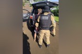 Homem que esfaqueou a filha de 3 anos é preso após grande operação policial