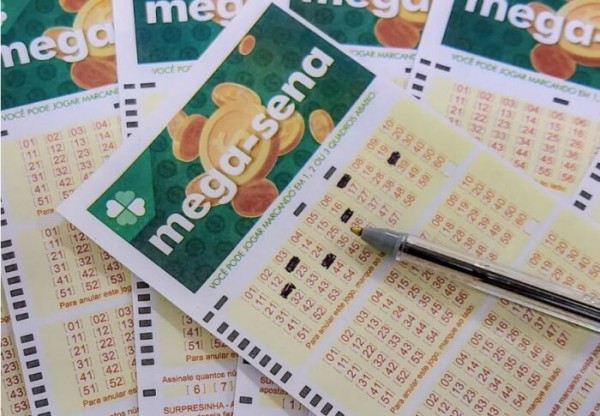 Mega-Sena: ninguém acerta seis dezenas e prêmio acumula em R$ 15 milhões