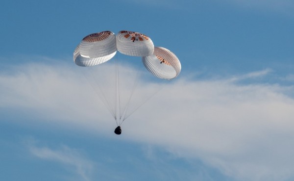 Astronautas voltam à Terra após 9 meses “presos” no espaço