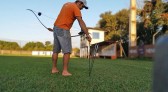 Artesão que vive da fabricação de arcos e flechas vê renda cair com pandemia