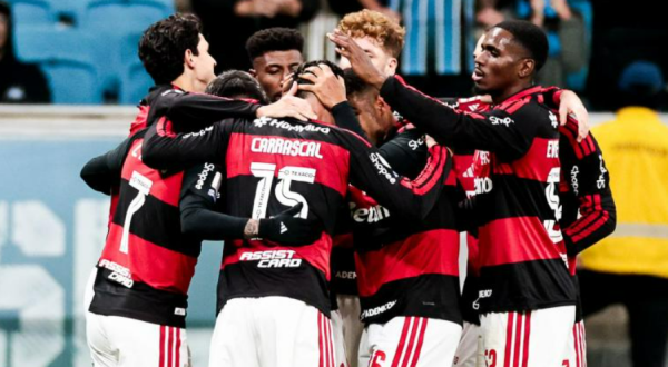 Carrascal decide e Flamengo vence o Grêmio em Porto Alegre