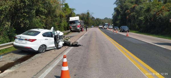 Violenta colisão entre quatro veículos deixa mulher morta em Santa Catarina