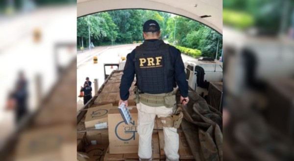 PRF realiza apreensão de grande quantidade de cigarros contrabandeados em Realeza