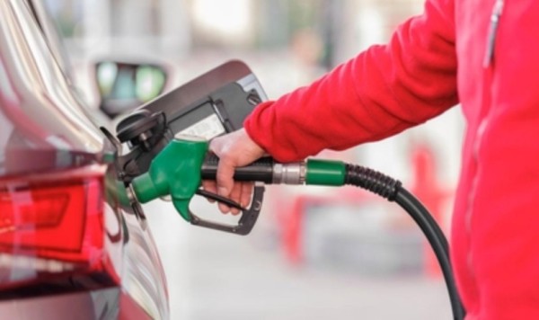 Gasolina passa a ter mais etanol a partir deste sábado