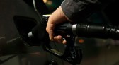 Postos de combustíveis  são autuados por aumentar preço da gasolina em todo o estado