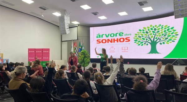 Endividamento das famílias brasileiras bate recorde e reforça importância da educação financeira