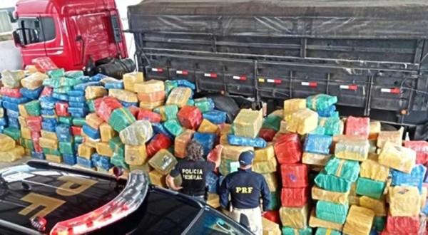 PRF contabiliza 13 toneladas de maconha apreendidas na BR 101 em SC