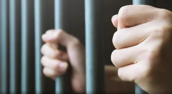Homem com mandado de prisão por estupro é preso no interior
