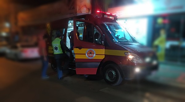 Homem desmaia em casa noturna e Bombeiros são acionados para atendimento