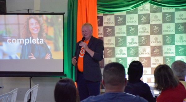 Cresol Evolução realiza reunião com associados