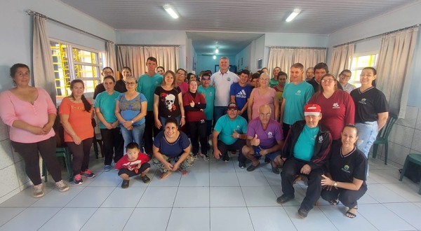 APAE Zilda Arns realiza dia da família na escola