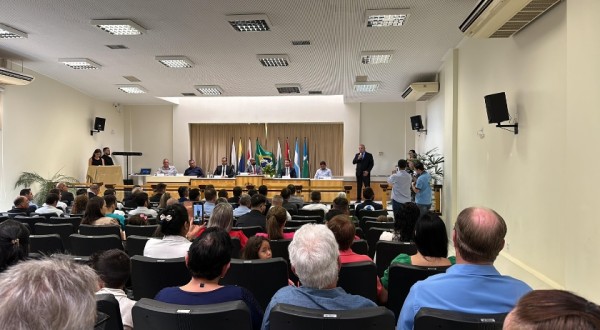 Eleitos em 6 de outubro são diplomados para exercer seus cargos