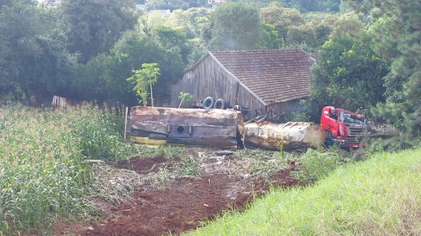 Motorista morre em grave acidente com carreta em Romelândia