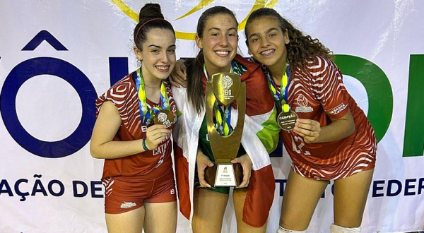 Com três atletas de Guaraciaba em quadra Santa Catarina se consagra Campeã Brasileira de Voleibol