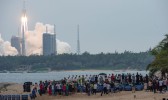 Wang Yaping é primeira astronauta chinesa a fazer caminhada espacial