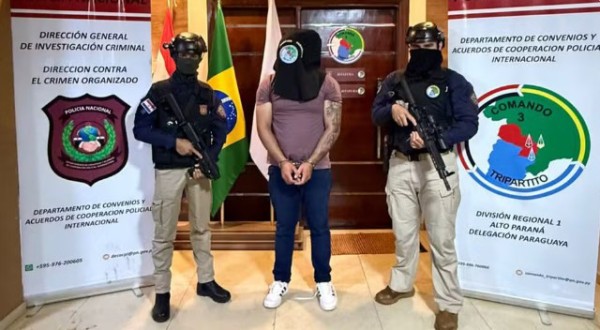 Foragido condenado pelos ataques de 8 de janeiro é expulso do Paraguai e entregue à PF