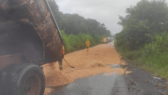 Acidente entre carro e caminhão deixa rodovia interditada por duas horas no Oeste