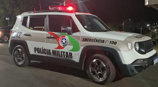 Homem é preso após agredir companheira durante discussão