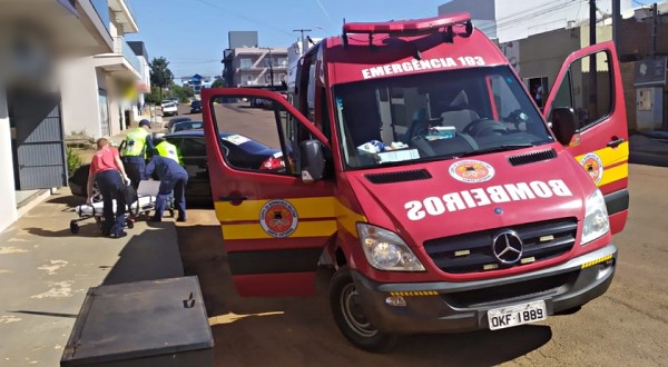 Colisão registrada no centro do município mobiliza socorristas do Corpo de Bombeiros
