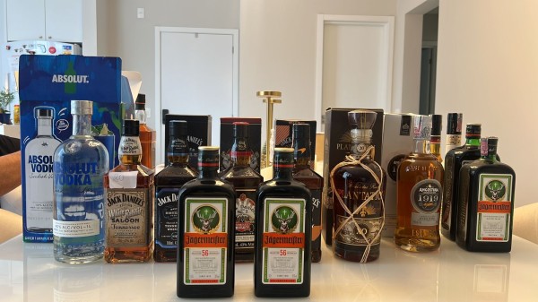 Polícia Civil deflagra operação que investiga venda de bebidas falsificadas pela internet